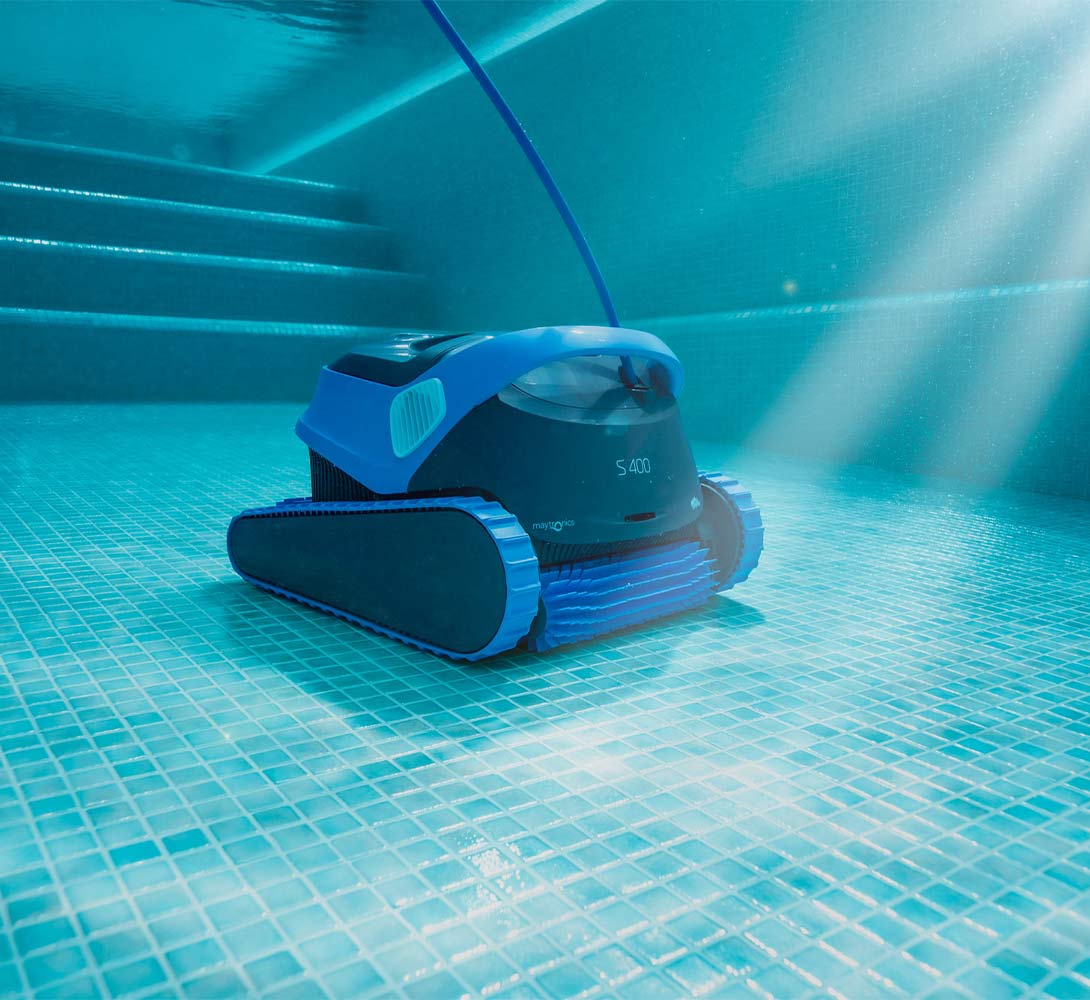 Dolphin S400 Robotic Pool Cleaner