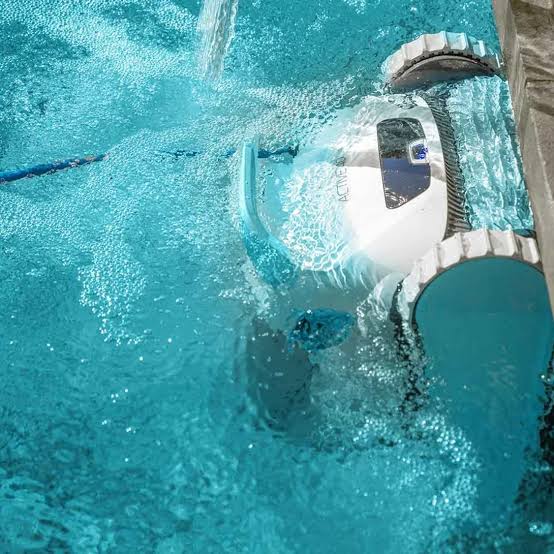 Dolphin Active 40 Robotic Pool Cleaner - Full 2 Year Warranty & Caddy