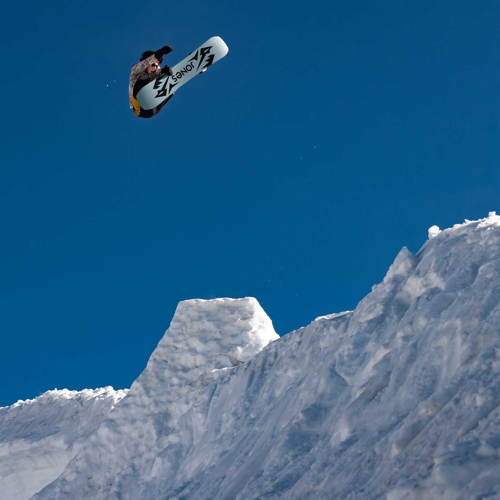 2024 Jones Mountain Twin Snowboard