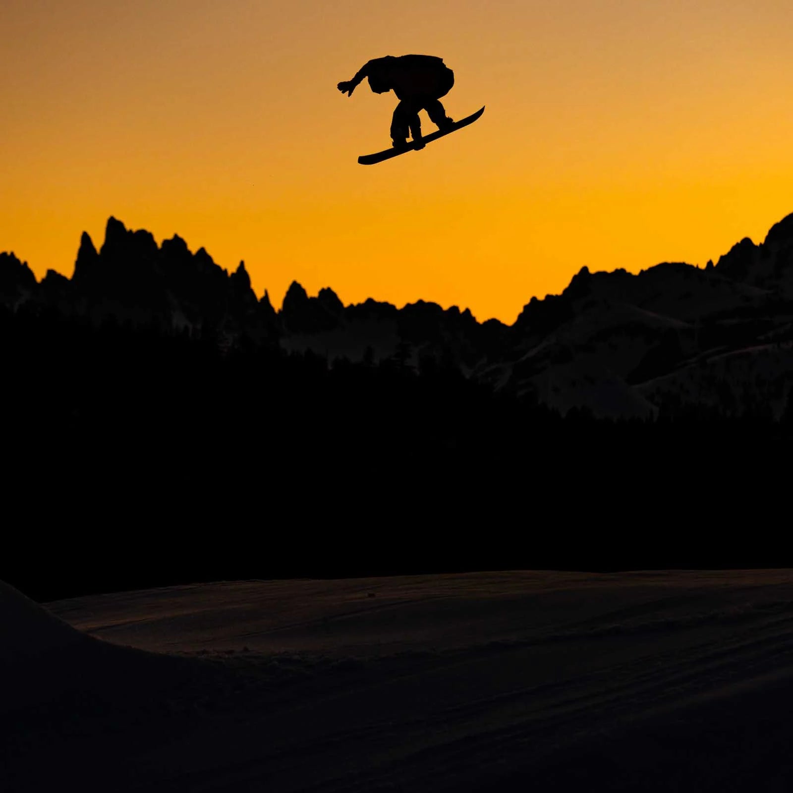 2024 Jones Tweaker Snowboard