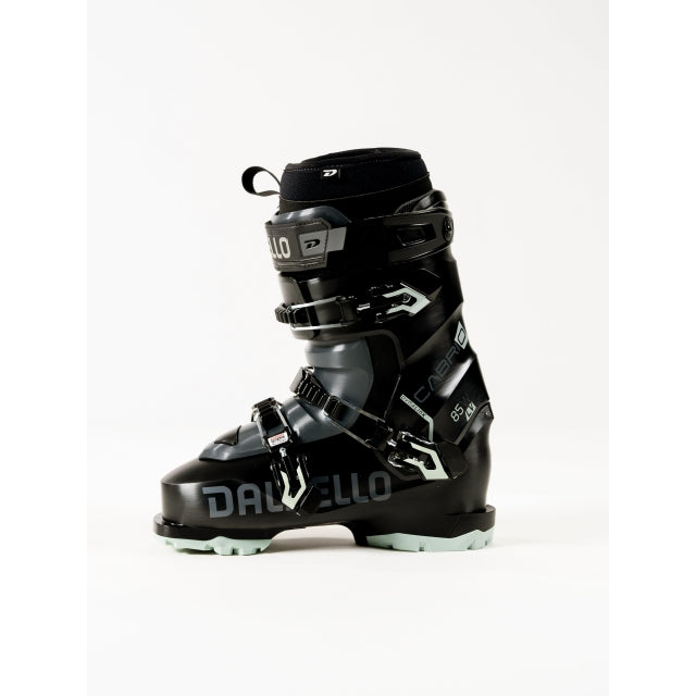 Control and comfort all in one boot. The LV 85 W Cabrio for all freeride enthusiasts who feel at home off piste.