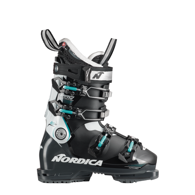 The Promachine 85w proves that a soft boot can still fit and perform well. Built for light women who use a subtle touch to flex their boots, the 85 has a low-volume 98mm last and is lightweight, making it energetic and reactive and allowing it to perform well on groomed trails, in bumps, and through crud.