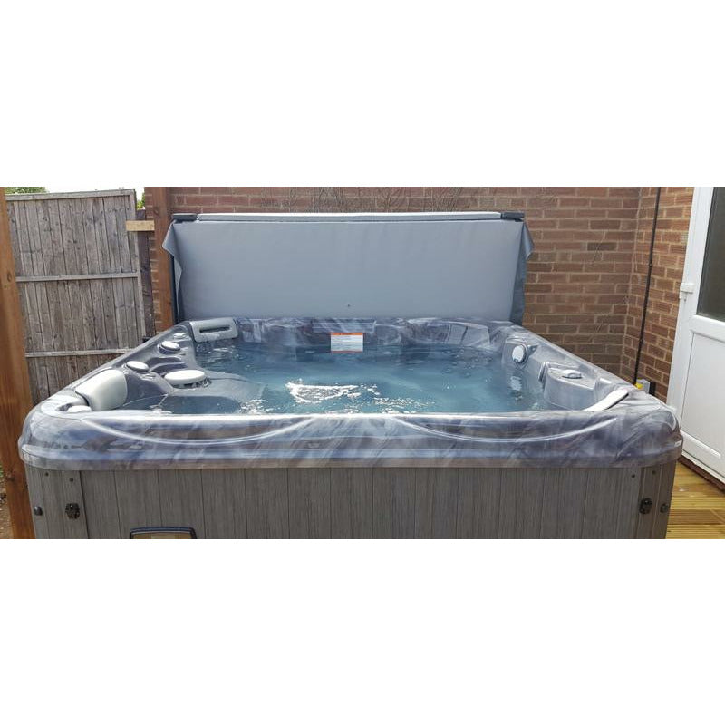 Artesian Spas 735B Deluxe Class