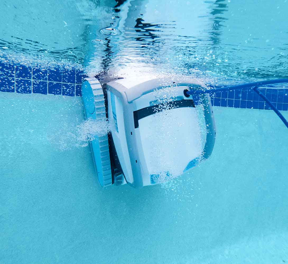Ships Next Day New Dolphin Active 60  Robotic Pool Cleaner